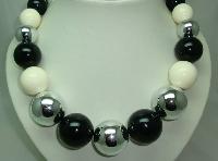 £23.00 - 1970s Style Chunky Black Silver Cream Bead Necklace WOW